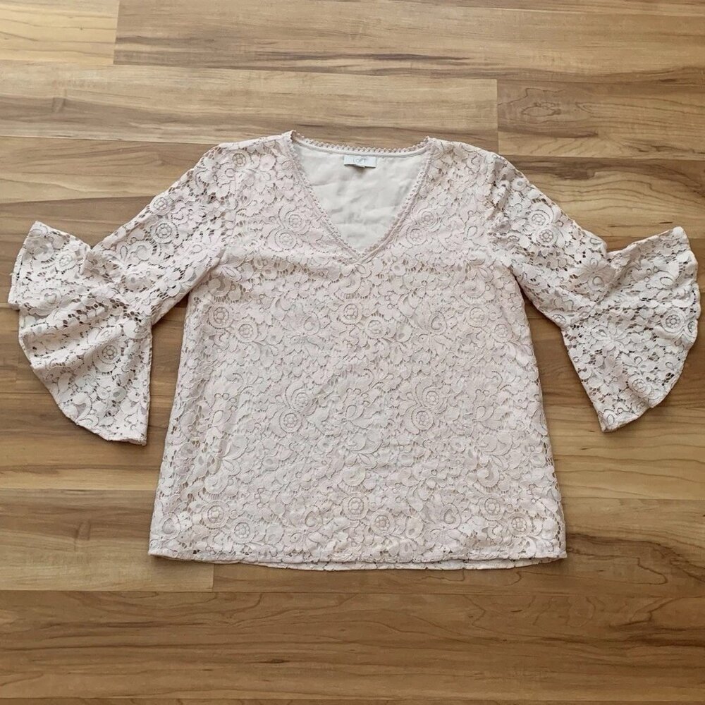 Loft Size Small Blush Pink Lace Blouse Top 3/4 Bell Sleeves Lined V-Neck